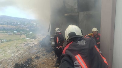 Malatya’da işçilerin kaldığı 8 konteyner, çıkan yangında zarar gördü