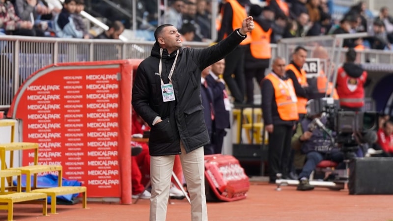 Kasımpaşa, Burak Yılmaz'la devam kararı aldı