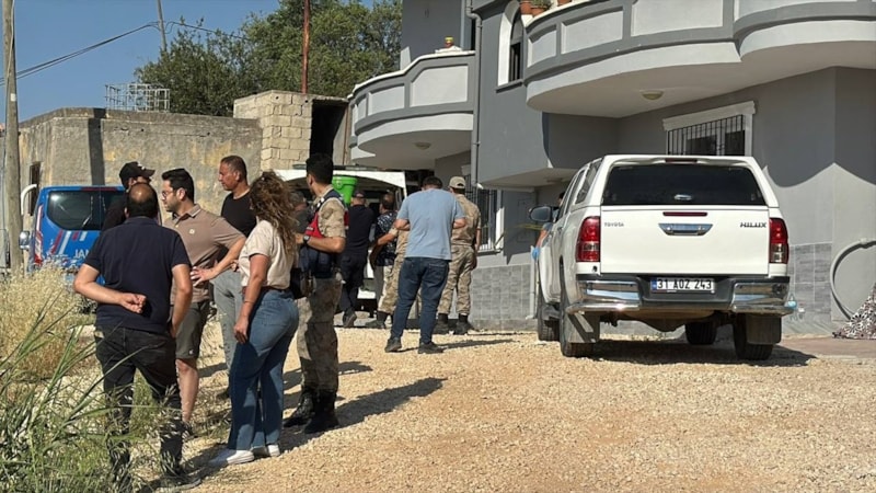 Hatay'da bir kişi tartıştığı kızını öldürüp karısını yaraladı