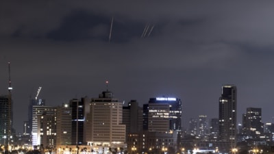 İran'dan İsrail'e yeni füze saldırıları başlatıldı