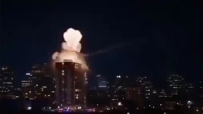 İran füzesi İsrail'in Tel Aviv şehrindeki bir binaya isabet etti