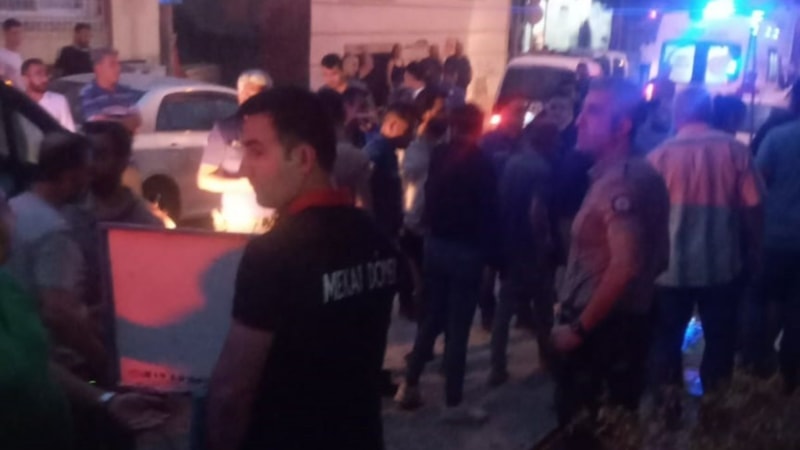 Mersin'de esnaflar arasında bıçaklı kavga: 1 ölü 2'si polis 6 yaralı