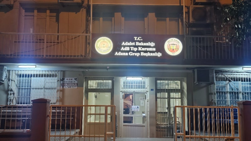 Adana'da, sulama kanalına düşen kamyonette baba ve 2 kızı hayatını kaybetti