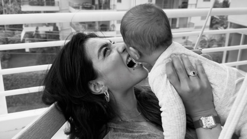 Taze anne Melisa Aslı Pamuk'tan yeni fotoğraf! Oğlunu ve eşini paylaştı