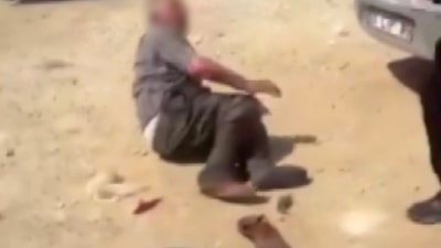 Adana'da sopalı saldırgan bu defa yaşlı adamı dövdü