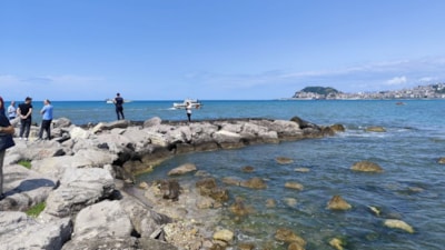 Giresun'da baba-oğul denizde boğulma tehlikesi geçirdi, 10 yaşındaki çocuk kayıp