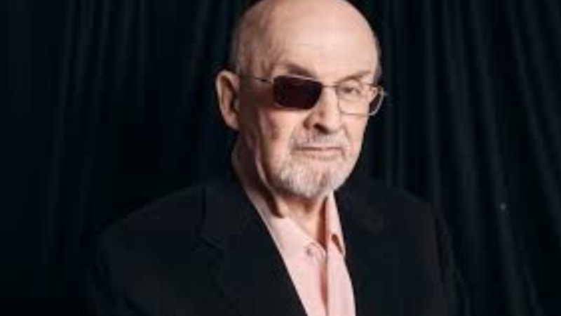 Salman Rushdie: Bana yapılan bıçaklı saldırıyı ardımda bıraktım