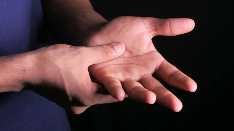 Sol eliniz kaşınıyorsa dikkat! Başınıza bunlar gelebilir