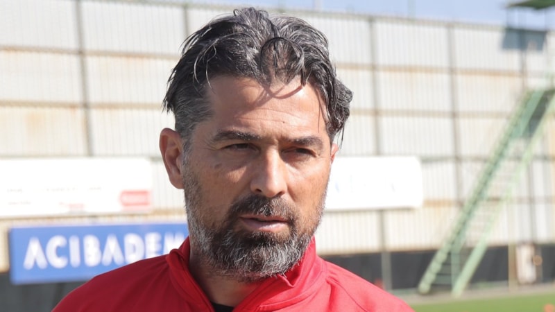 Rizespor'da İlhan Palut'un sözleşmesi uzatıldı