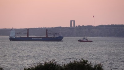 Çanakkale Boğazı'ndan geçen yük gemisinde yangın