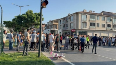 Bursa'da anne ve bisikletli kızı kazada ağır yaralandı