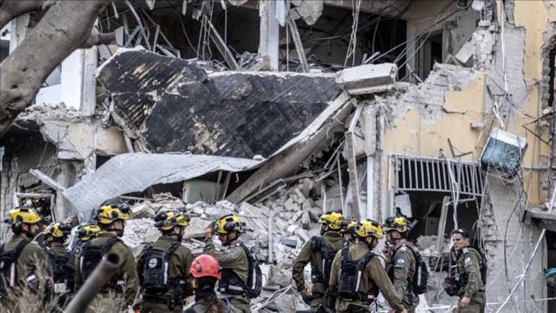 İran'dan İsrail'e: Televizyon kanallarını boşaltın