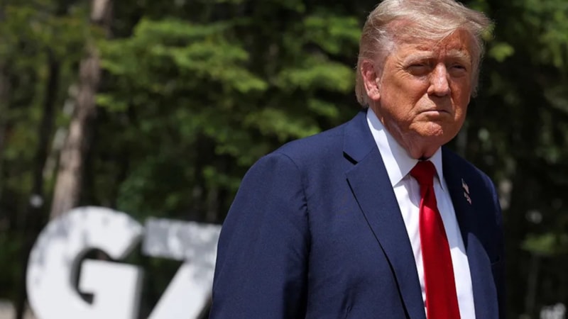 Donald Trump: Macron reklam peşinde koşuyor