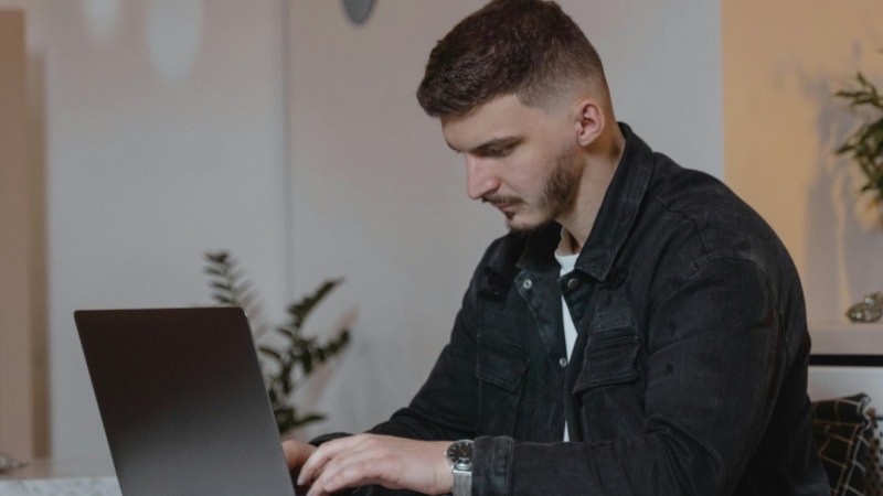 Dijitalleşen dünyayla birlikte okuma alışkanlıkları da değişiyor