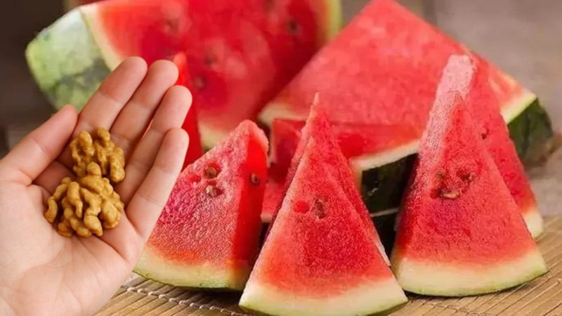 Karpuzun yanında peynir değil ceviz yiyin, o faydaları garantileyin