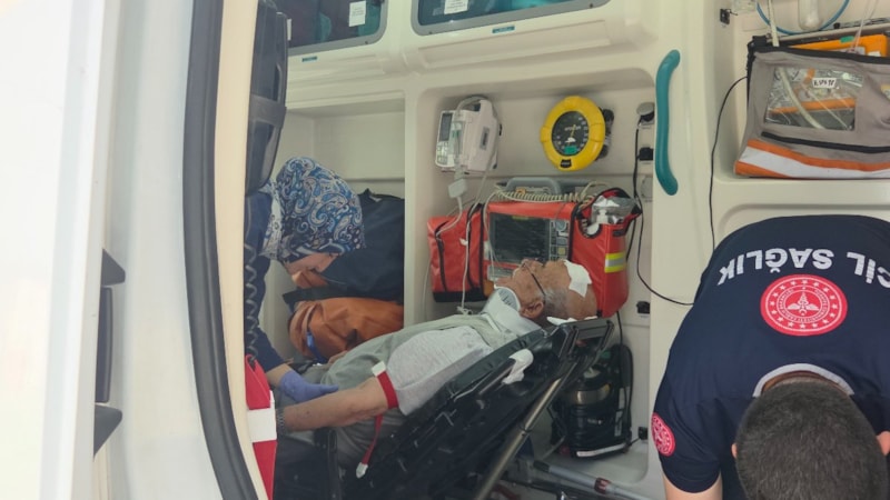 Bursa'da direksiyon başında fenalaşınca 4 araca çarptı