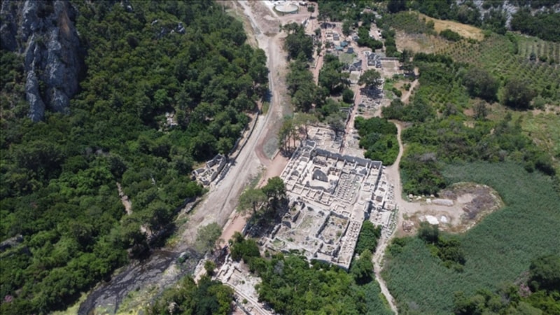 Olympos’ta tarih yeniden doğuyor: 270'ten fazla mezar gün yüzüne çıkarıldı
