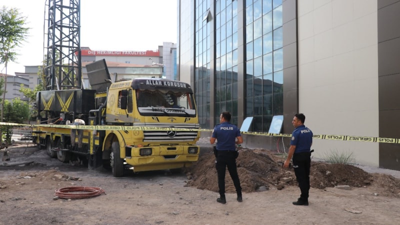 Kayseri'de sondaj kuyusuna düşen işçi can verdi