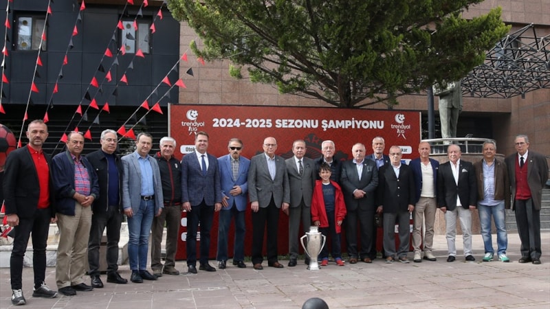 Gençlerbirliği Divan Kurulu, yeni üyeleriyle ilk toplantısını gerçekleştirdi