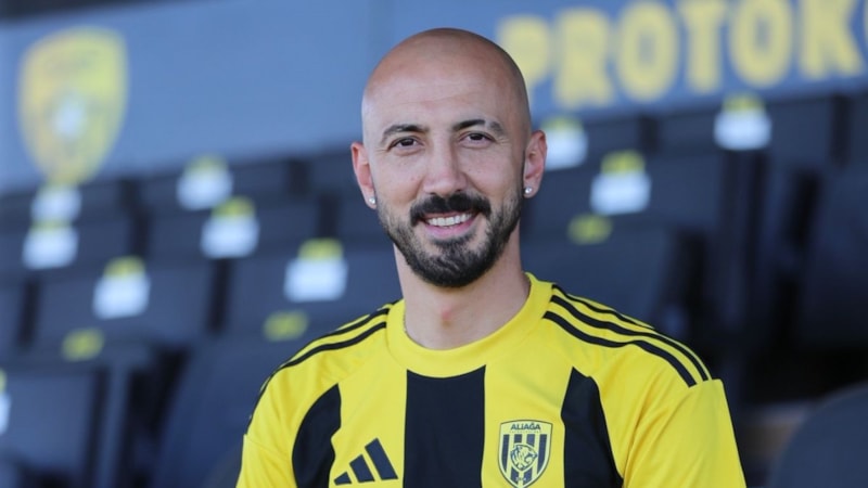 Ahmet İlhan Özek resmen Aliağa FK'da