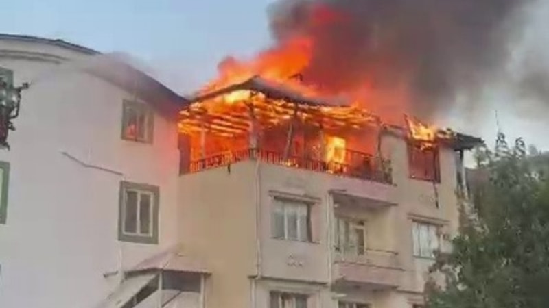 Adıyaman'da mangal ateşi evi yaktı