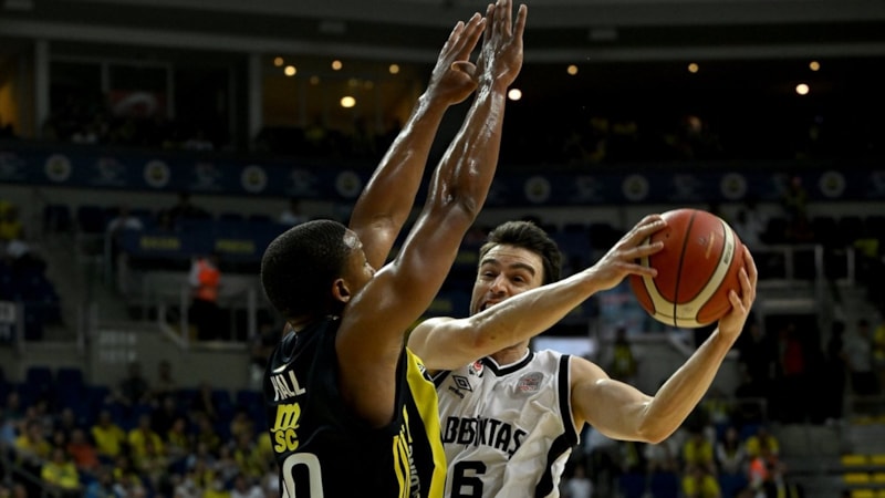 Beşiktaş'tan Fenerbahçe'ye tepki: Holiganizm tarafındalar