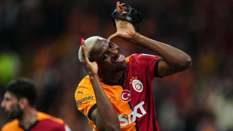 Victor Osimhen’in geleceği belirsizliğini koruyor