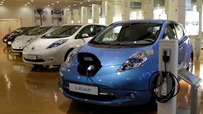 Nissan, yenilenen elektrikli Leaf modelini tanıttı
