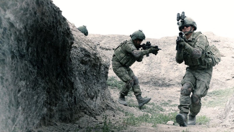 MSB Mehmetçik'in eğitiminden görüntü paylaştı: Daima ileri