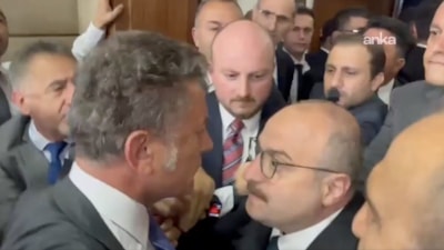 Meclis'te AK Parti ve CHP milletvekilleri arasında arbede yaşandı