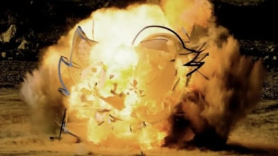 Twitter'ın 240 kiloluk kuş logosu, Nevada Çölü'nde yakıldı