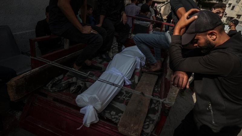 İsrail, Gazze'de yardım bekleyenlere saldırdı