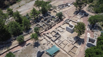 Olympos Antik Kenti'nde tarihe ışık tutan yeni mozaikler bulundu