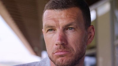 Edin Dzeko yeni takımı için sağlık kontrollerinden geçti