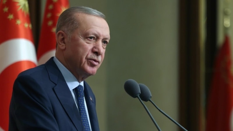 Cumhurbaşkanı Erdoğan, karne alan öğrencileri tebrik etti