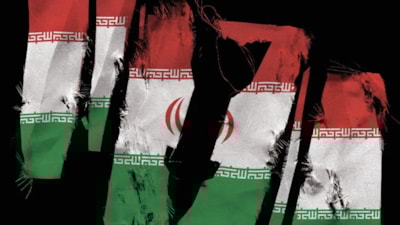 The Economist dergisinin İran kapağı: 6 parçaya böldüler