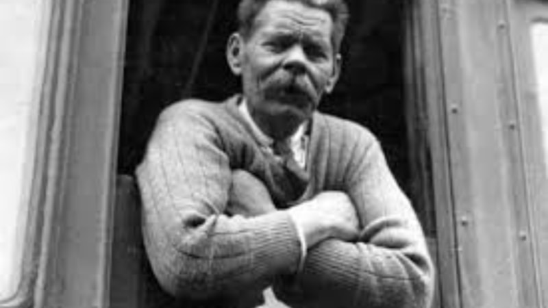 Çileli bir hayat yaşadığı için acı anlamına gelen Gorki adını kullanan yazar: Maksim Gorki