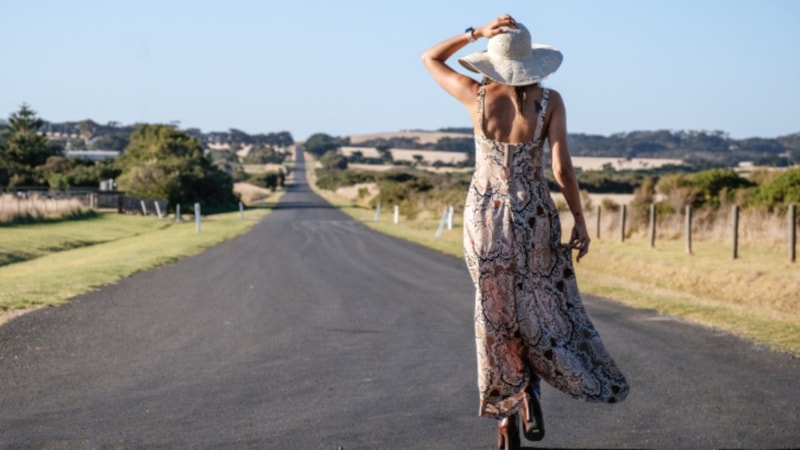 Yazın sıcaktan korunmak için nasıl giyinmeli? İşte en etkili ipuçları...