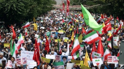 İran'da yüz binler sokaklarda: Hamaney'le çatışan herkes sonunda yok olup gitti