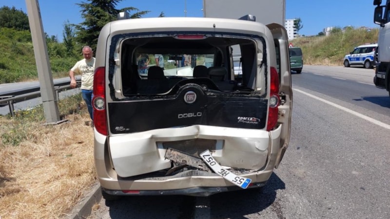 Samsun'da 4 araç birbirine girdi