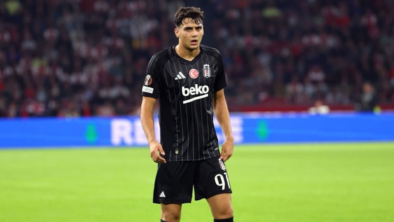 Beşiktaş'tan Mustafa Erhan Hekimoğlu için 9 milyon euroya ret