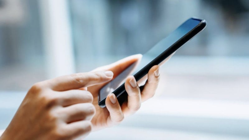 Yargıtay, eşe casus yazılımlı telefon hediye etmeyi suç saydı