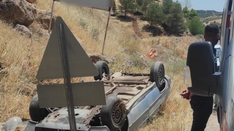 Adıyaman'da otomobil takla attı