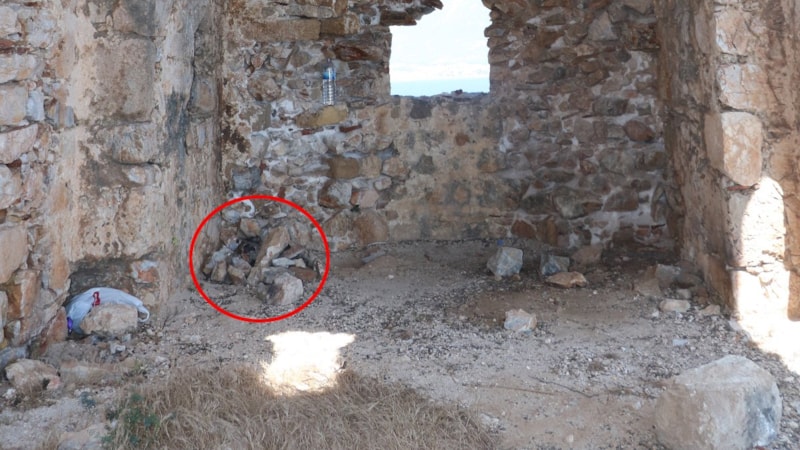 Antalya'da tarihi yapıyı mangal yakıp tahrip ettiler