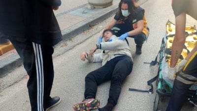 Edirne'de başıboş köpeklerden kaçarken kaza yaptı