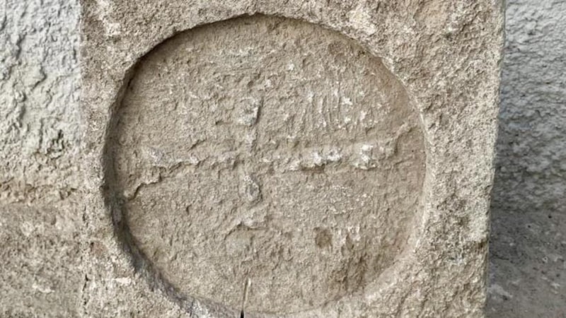 Kırşehir'de Bizans dönemine ait olduğu değerlendirilen mezar steli ele geçirildi