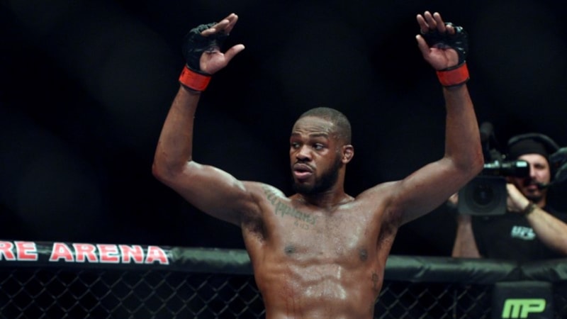 UFC efsanesi Jon Jones emekli oldu