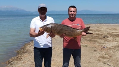 Beyşehir Gölü'nde av sezonu: 17 kiloluk balık şaşırttı
