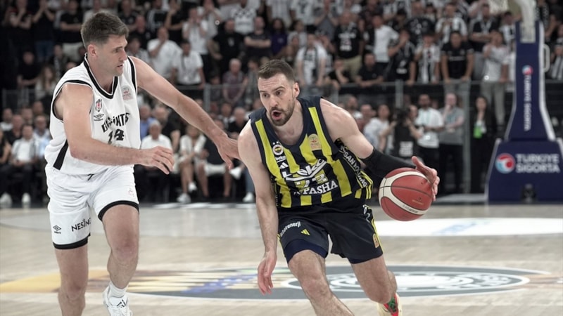 Beşiktaş'ı deplasmanda yenen Fenerbahçe, potada şampiyonluğa çok yakın