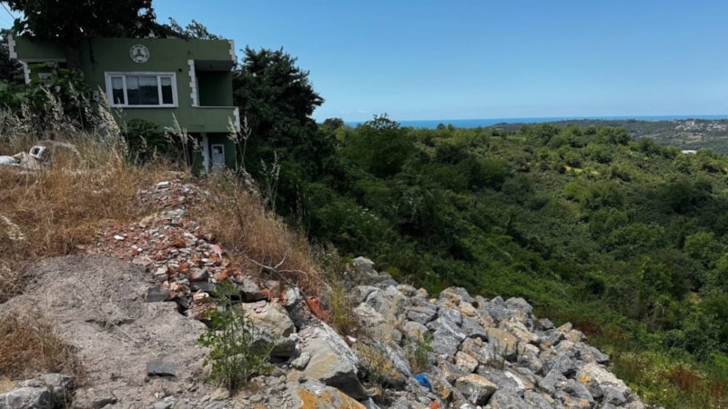 Zonguldak’ta 20 köyü birbirine bağlayan yolda yeni heyelan riski